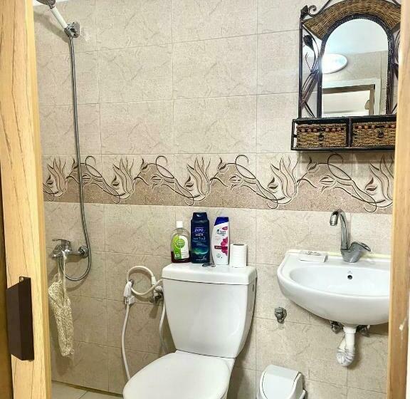 استودیوی استاندارد, Alsharif Family