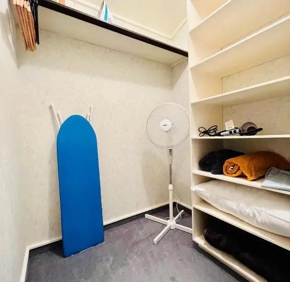 スタンダードルーム, Charm On Chippendale Ensuite B&b