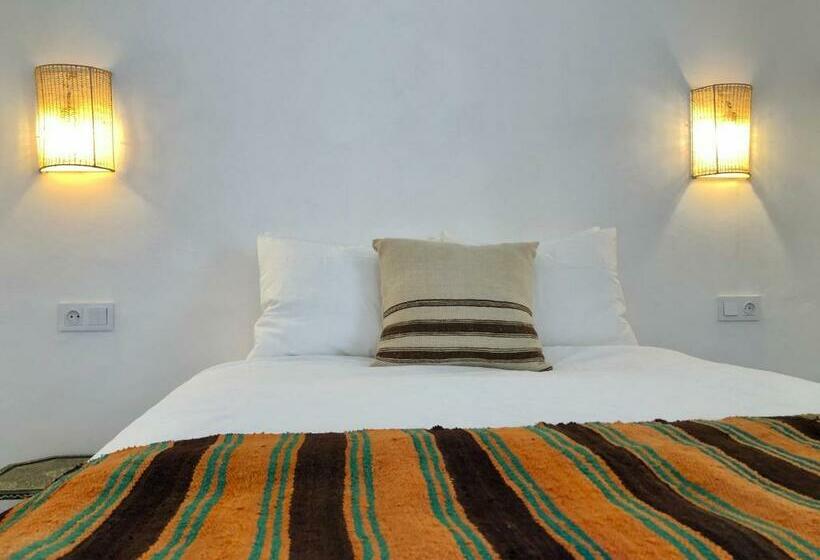اتاق لوکس, Riad Imndi