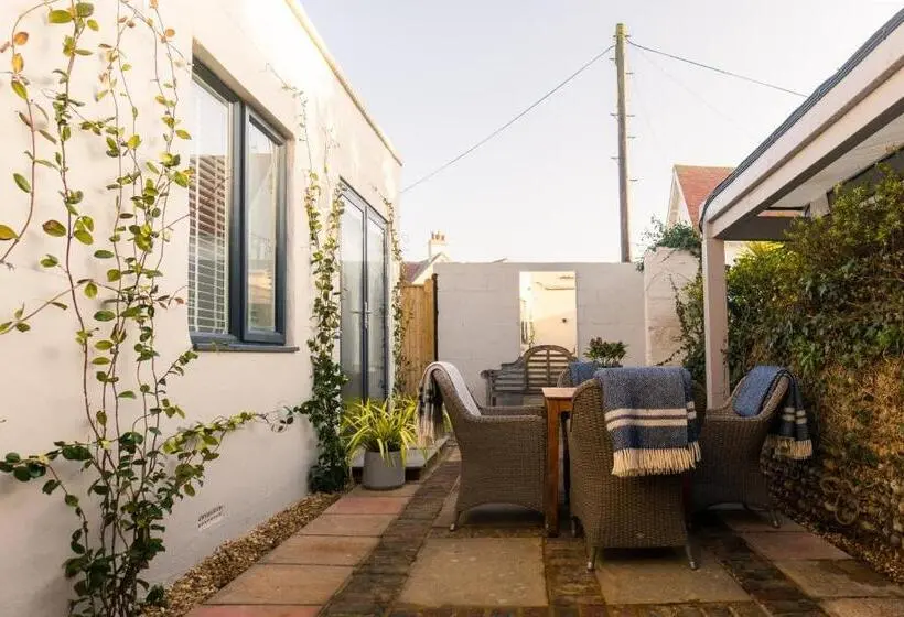 ２ベッドルームアパートメント, The Seaview, East Preston