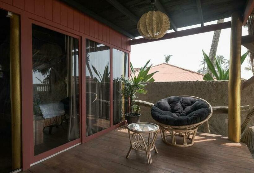 غرفة قياسية سرير كينج, Forget Me Not