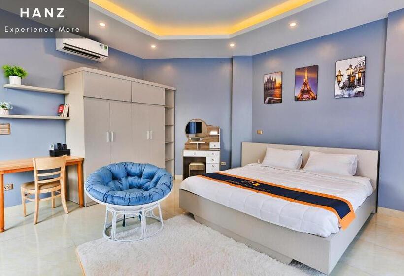اتاق لوکس با بالکن, Hanz Light House Condo