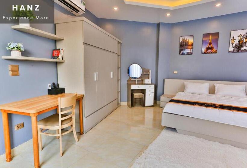 اتاق لوکس با بالکن, Hanz Light House Condo