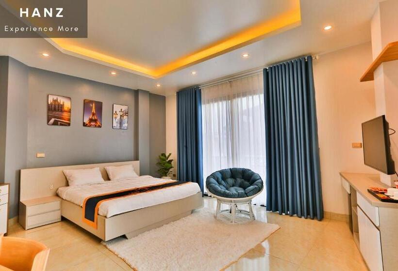 اتاق لوکس با بالکن, Hanz Light House Condo