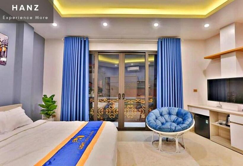 اتاق لوکس با بالکن, Hanz Light House Condo