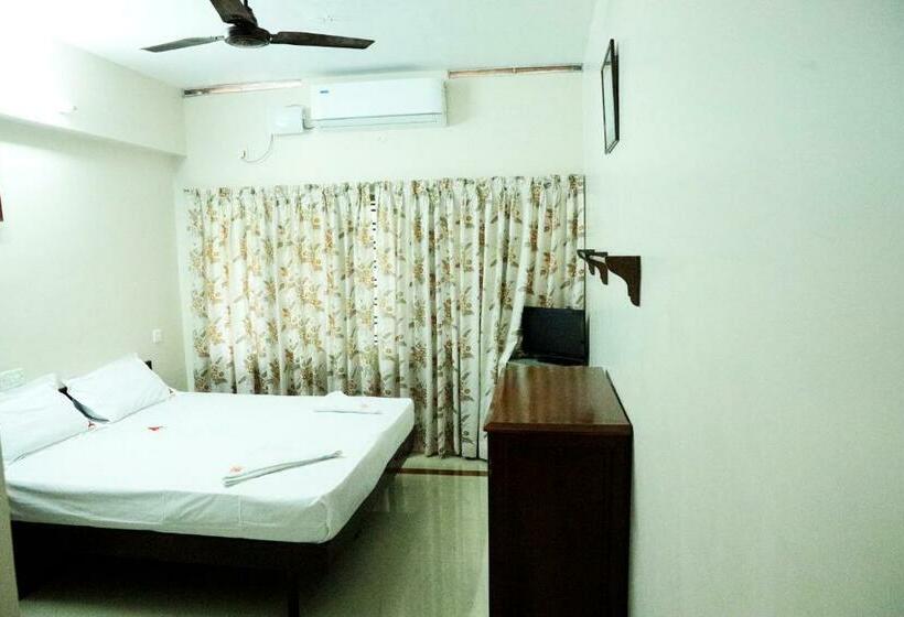 디럭스 룸, Ashish Tourist Home