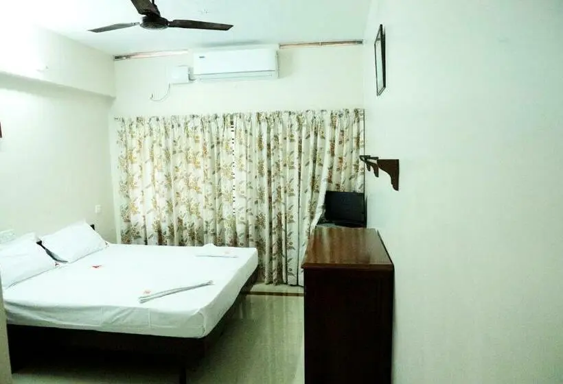 デラックスルーム, Ashish Tourist Home