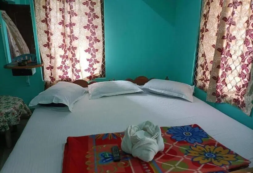 デラックスルーム, Radha Krishna Holiday Home