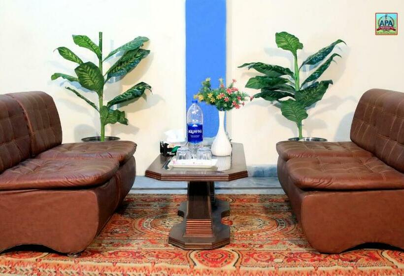 سوییت خانوادگی, Royal Inn Guest House