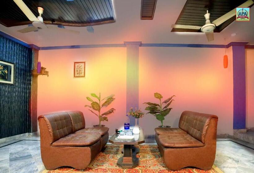 سوییت خانوادگی, Royal Inn Guest House