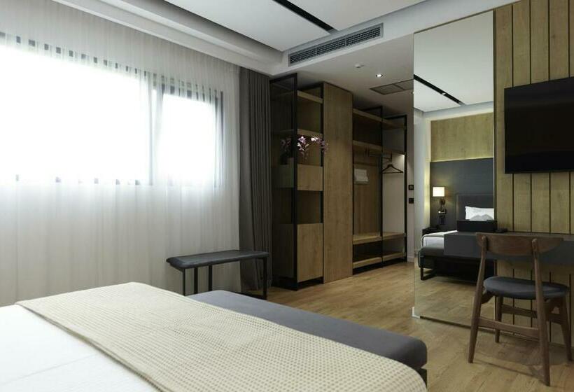 标准间, Uji Ftohte Tepelene