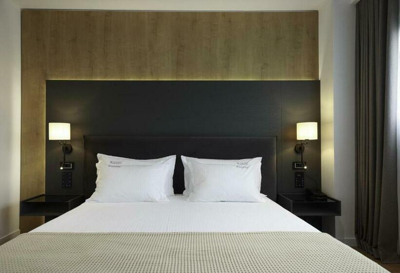 标准间, Uji Ftohte Tepelene