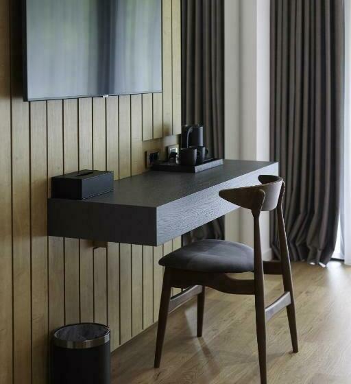 豪华房间, Uji Ftohte Tepelene