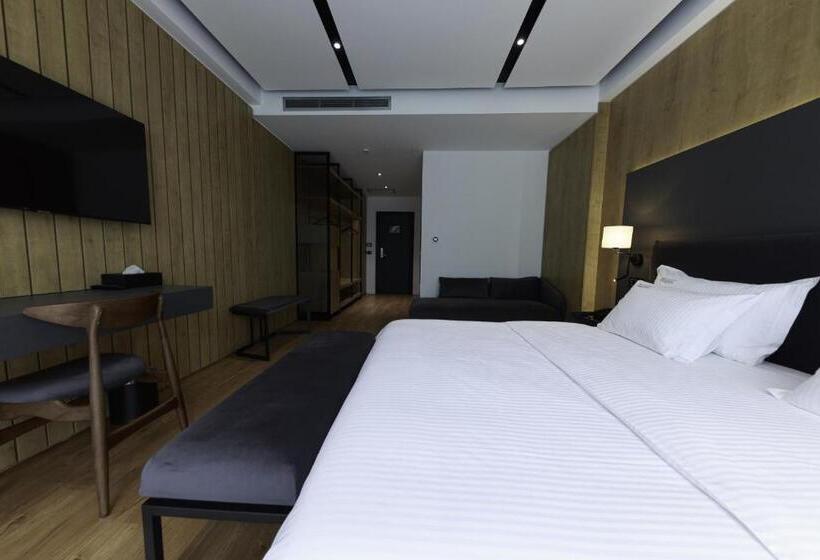 小型套房, Uji Ftohte Tepelene