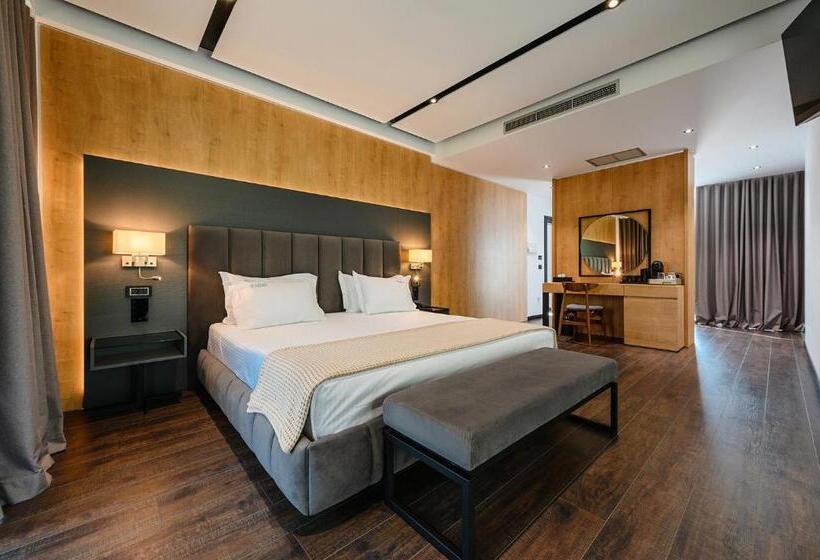 套房, Uji Ftohte Tepelene