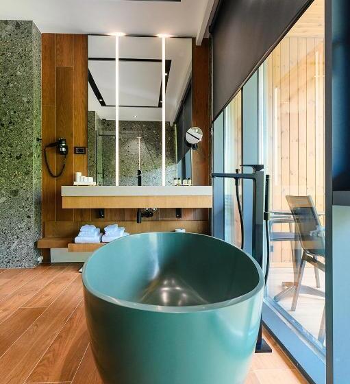 套房, Uji Ftohte Tepelene