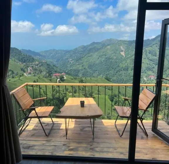 スタンダードバンガロー, Paradise House   Bungalov