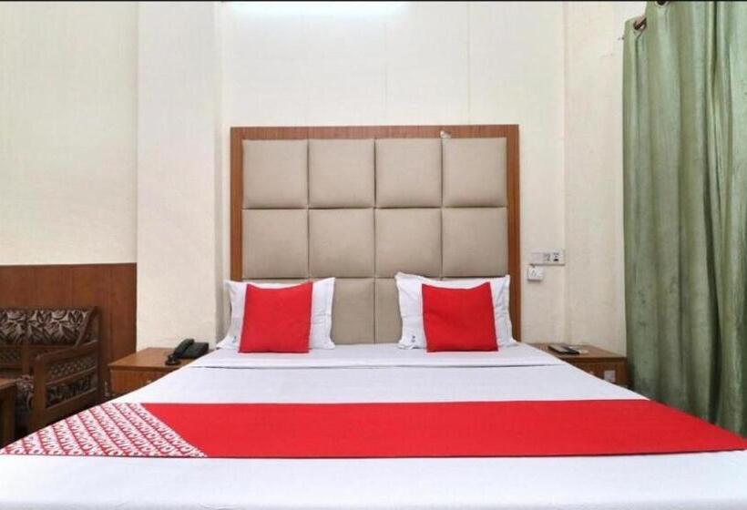 חדר דלוקס, Abhi International