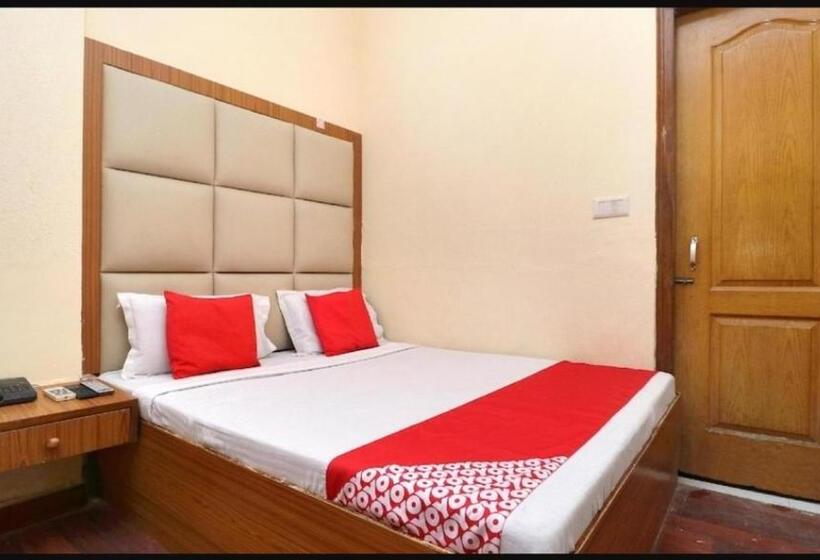 חדר דלוקס, Abhi International