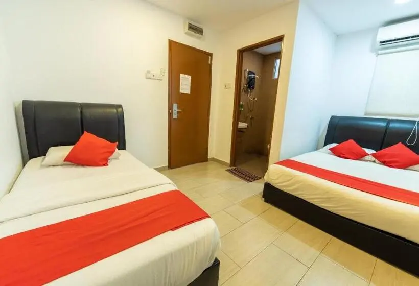 Deluxe Kolmen Hengen Huone, Mrj Hotel Wakaf Che Yeh 1