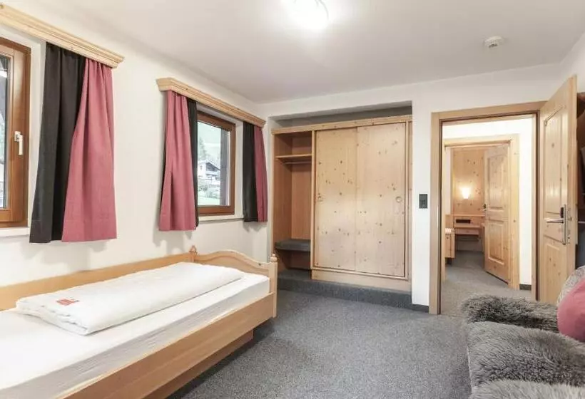 ファミリールーム, First Mountain Hotel ötztal