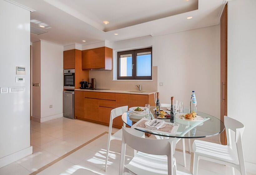 스위트, Bellevue On The Beach Suites