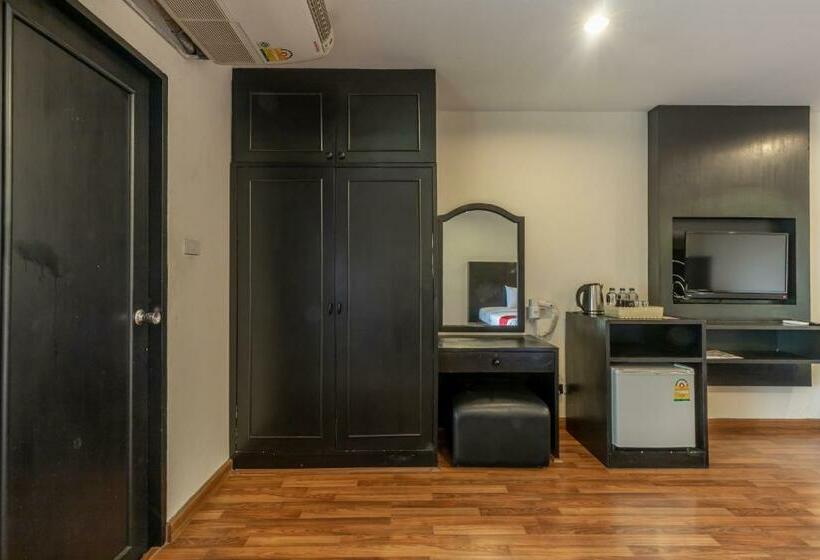 سوییت جونیور, Boss Mansion