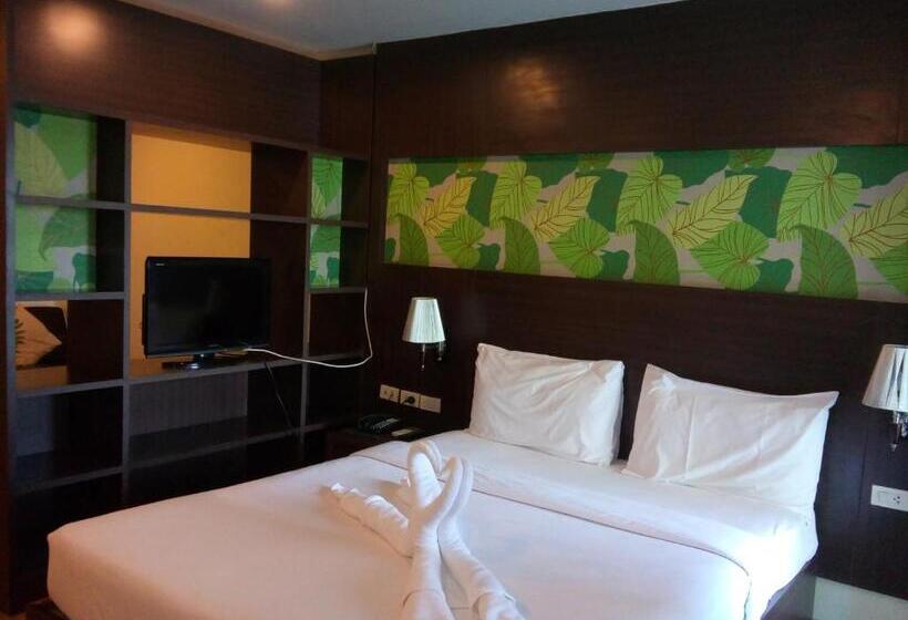 سوییت جونیور, Boss Mansion