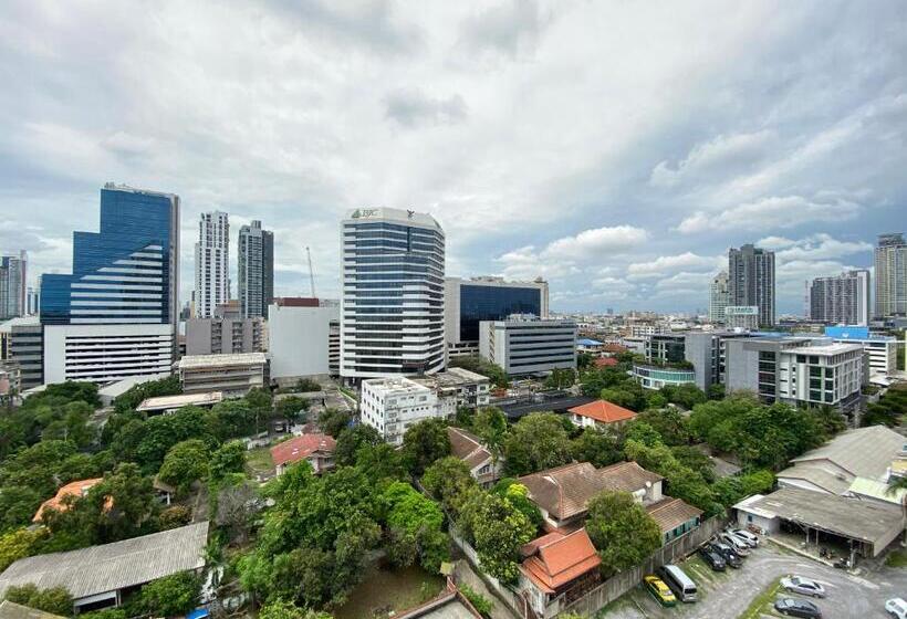 سوییت جونیور, Boss Mansion