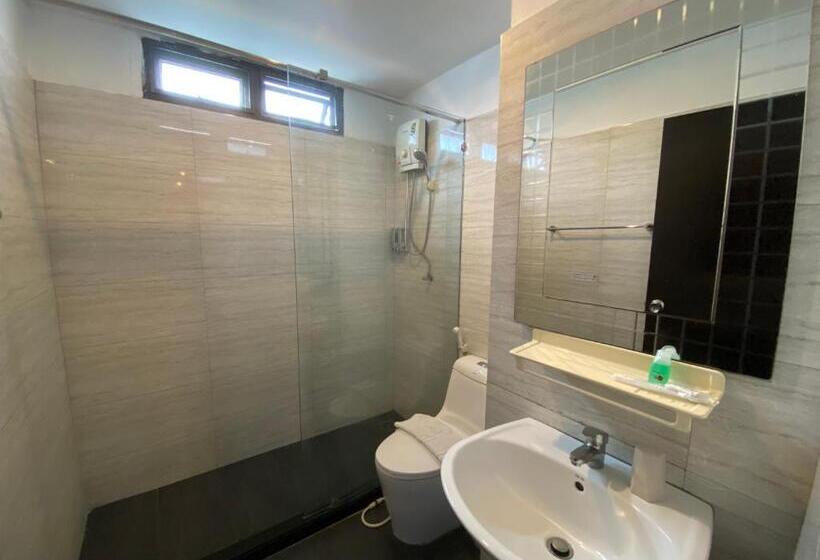 سوییت جونیور, Boss Mansion