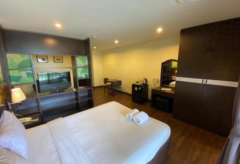 سوییت جونیور, Boss Mansion