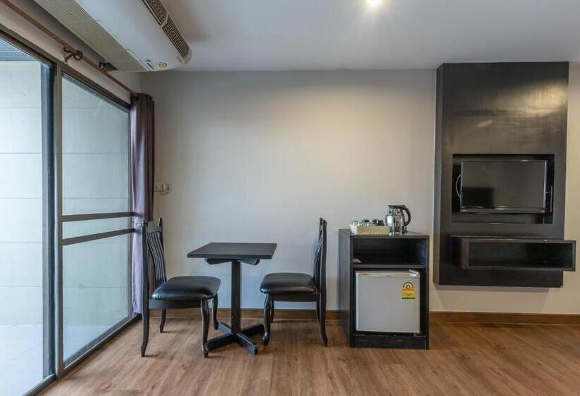 سوییت سوپریور, Boss Mansion