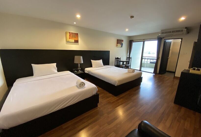 اتاق سوپریور, Boss Mansion