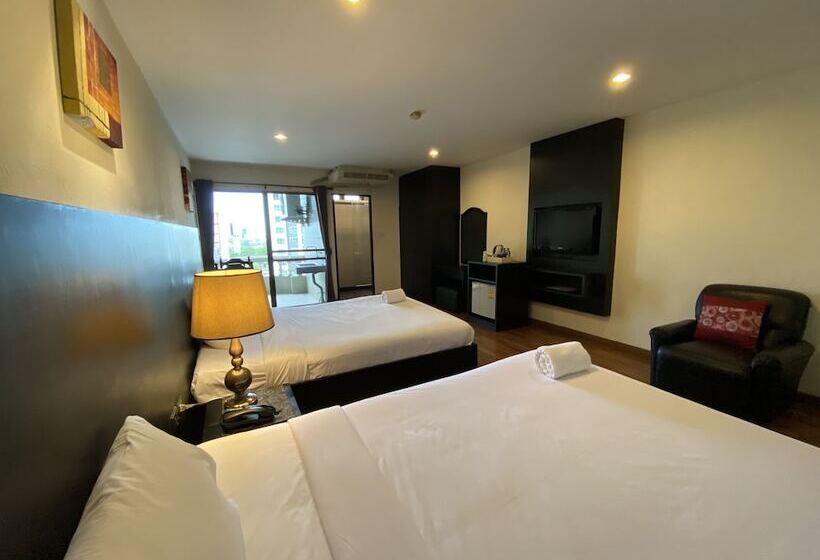 اتاق سوپریور, Boss Mansion