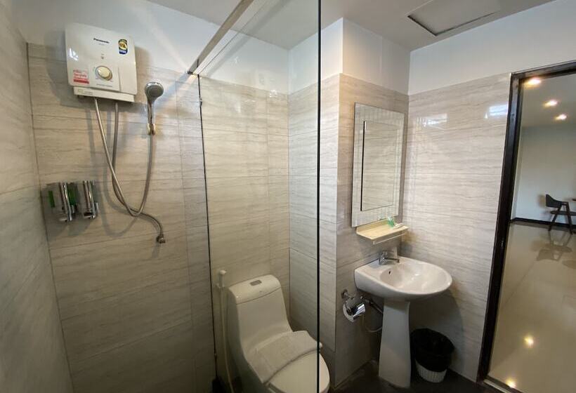 اتاق سوپریور, Boss Mansion