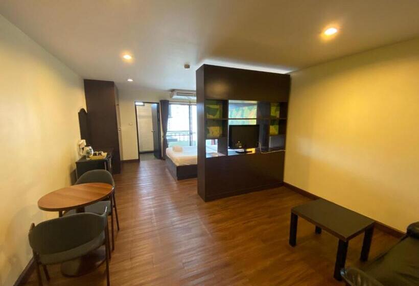 سوییت جونیور, Boss Mansion