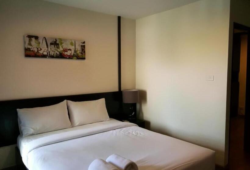 اتاق خانوادگی, Boss Mansion