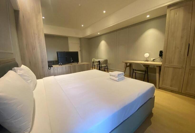 اتاق سوپریور, Boss Mansion