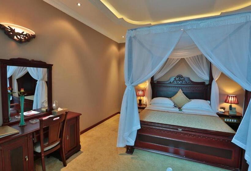 سوییت لوکس, Friendship International