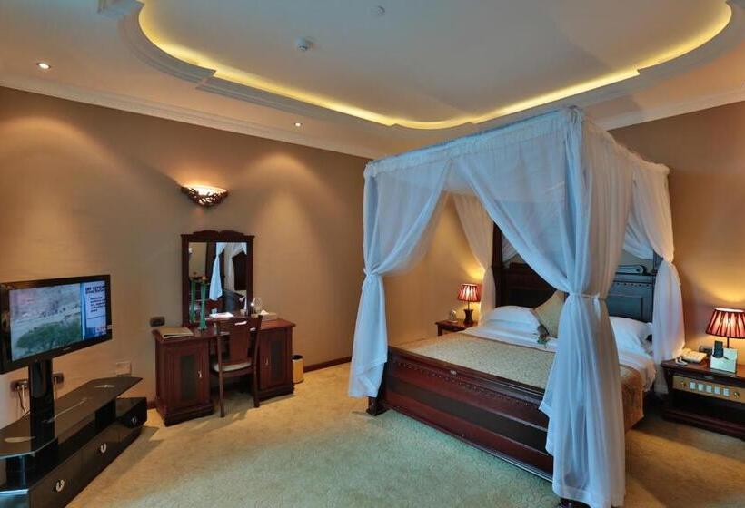 سوییت لوکس, Friendship International