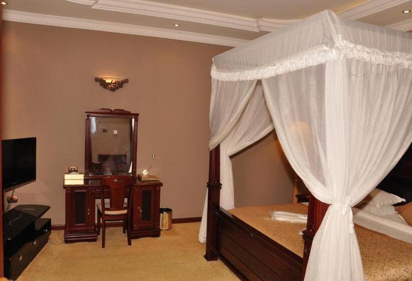 سوییت لوکس, Friendship International