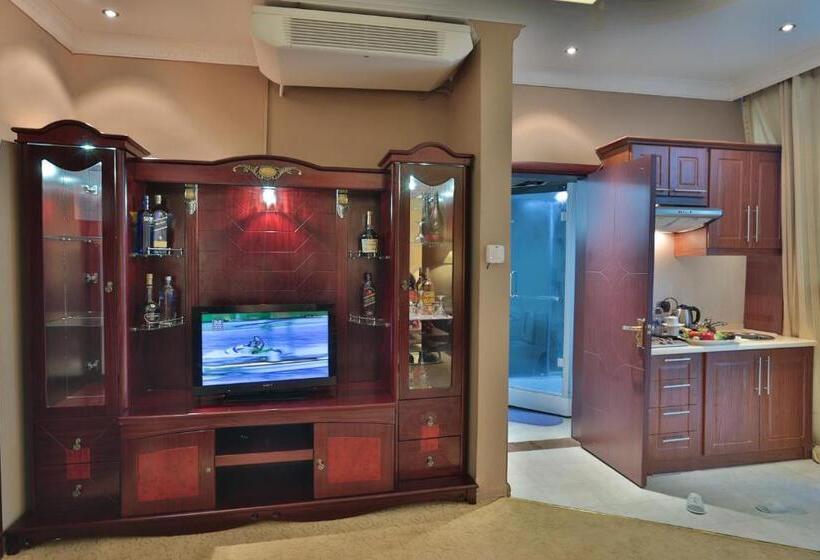 سوییت لوکس, Friendship International