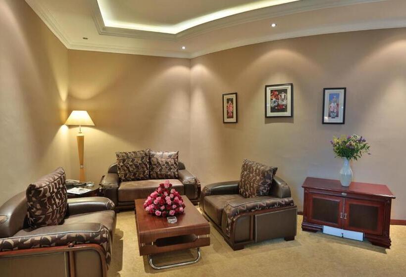 سوییت لوکس, Friendship International