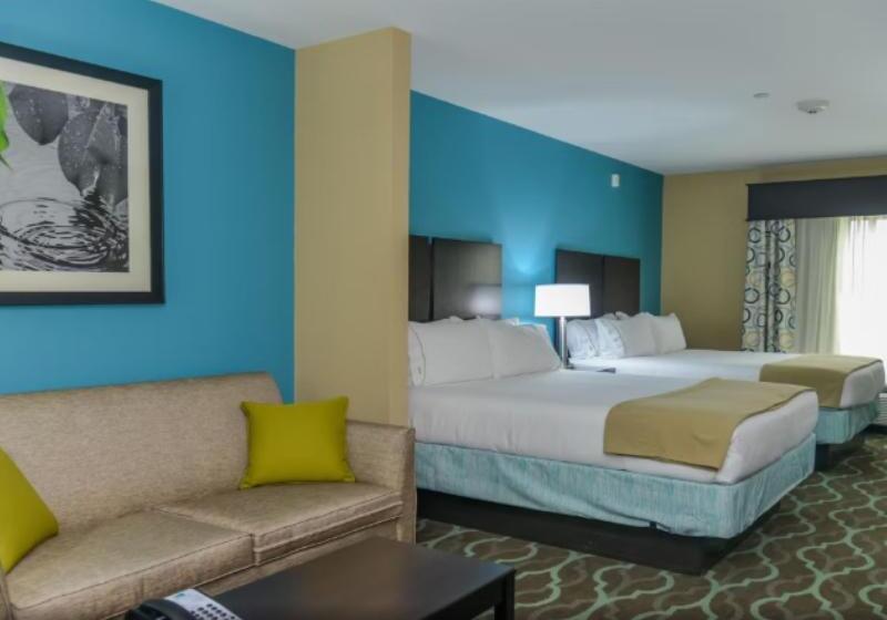 סוויטה מותאמת לאדם עם מוגבלויות, Holiday Inn Express Hotels & Suites Cuero, An Ihg