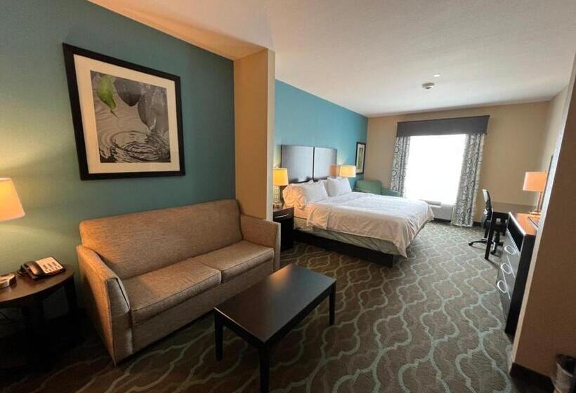 キングサイズベッドのスイートルーム, Holiday Inn Express Hotels & Suites Cuero, An Ihg