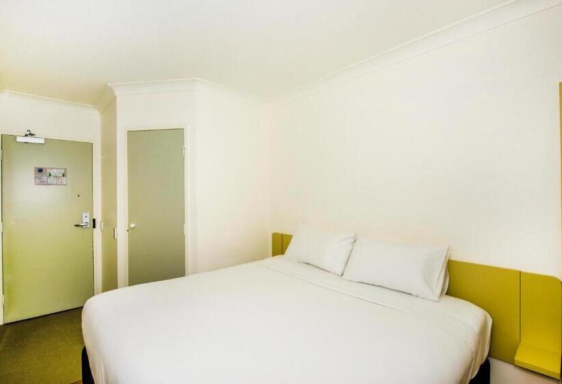 キングサイズベッドのスタンダードルーム, Imperial Motel Windsor