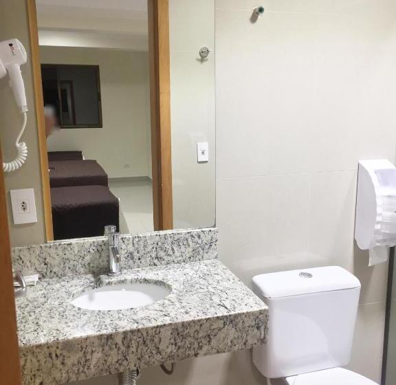 חדר משפחתי, Master Gold Hotel Express