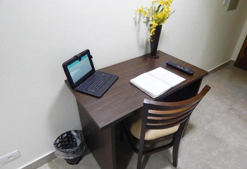 חדר משפחתי, Master Gold Hotel Express