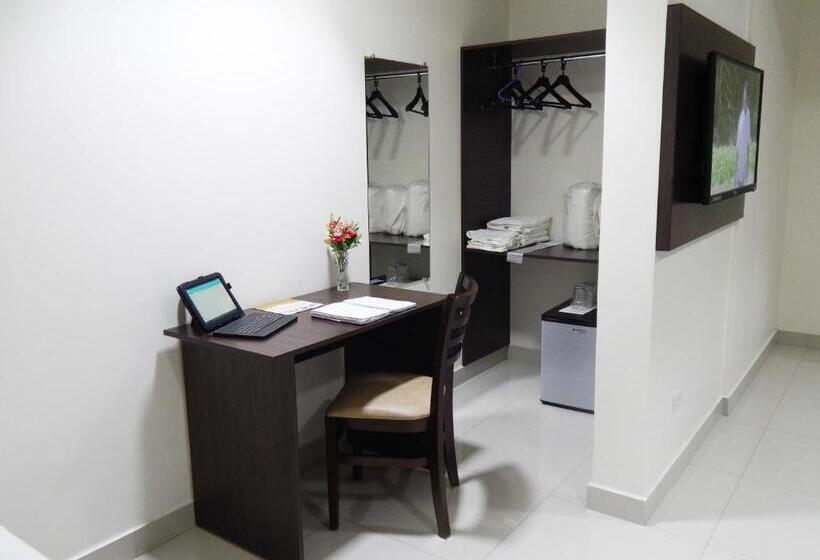 חדר משפחתי, Master Gold Hotel Express