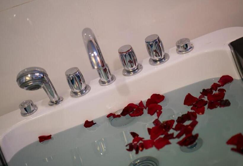 סוויטה, Orussey One Boutique